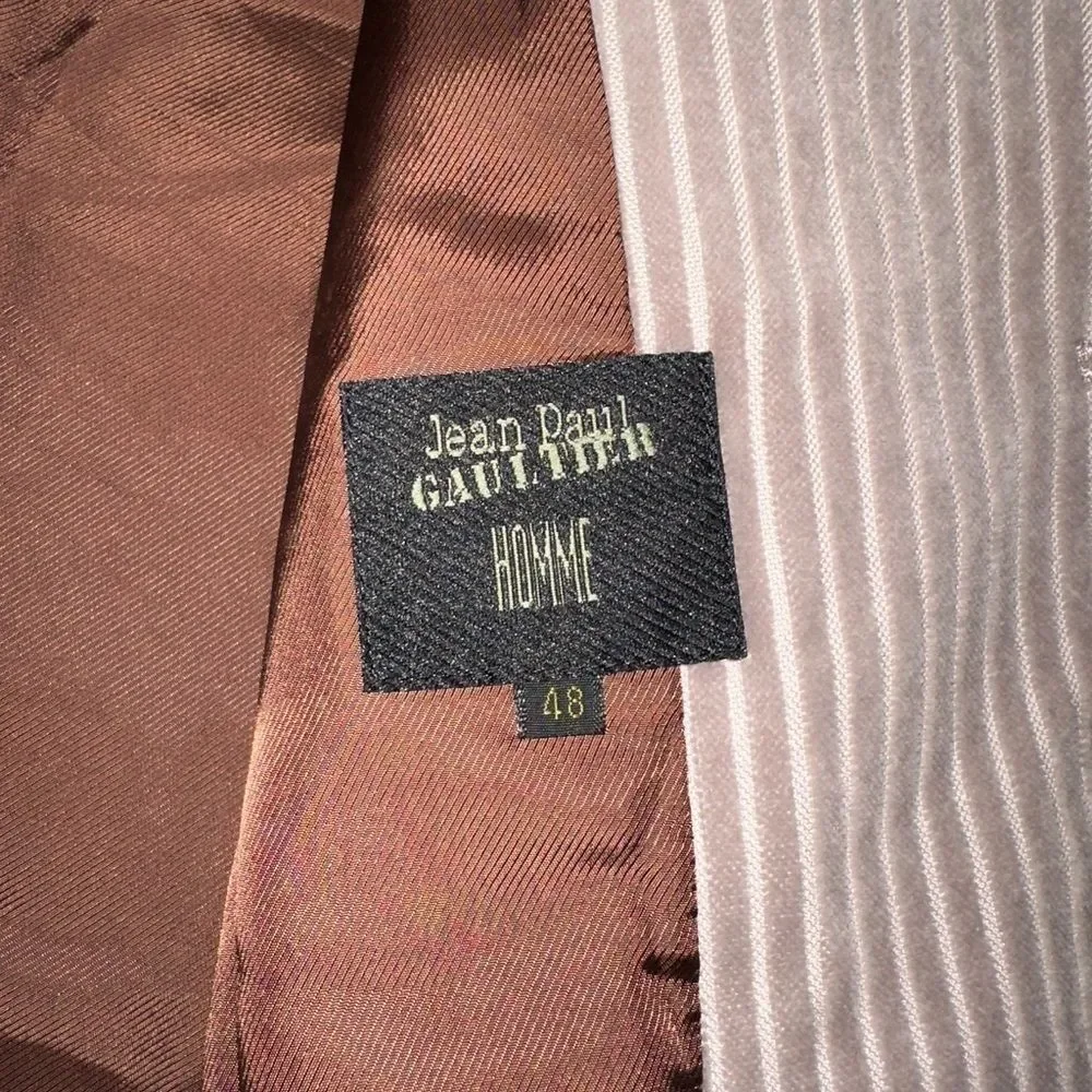 Stunning 3 button JPG